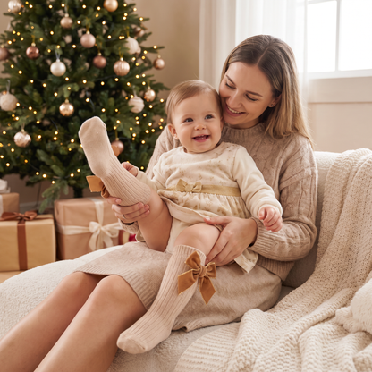 Weihnachtliche Kniestrümpfe für Baby-Mädchen mit Samtschleifen