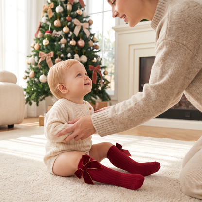 Weihnachtliche Kniestrümpfe für Baby-Mädchen mit Samtschleifen