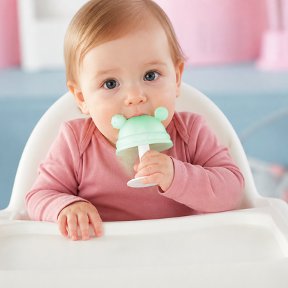 Baby-Beißring in Pilzform aus Silikon für kleine Hände