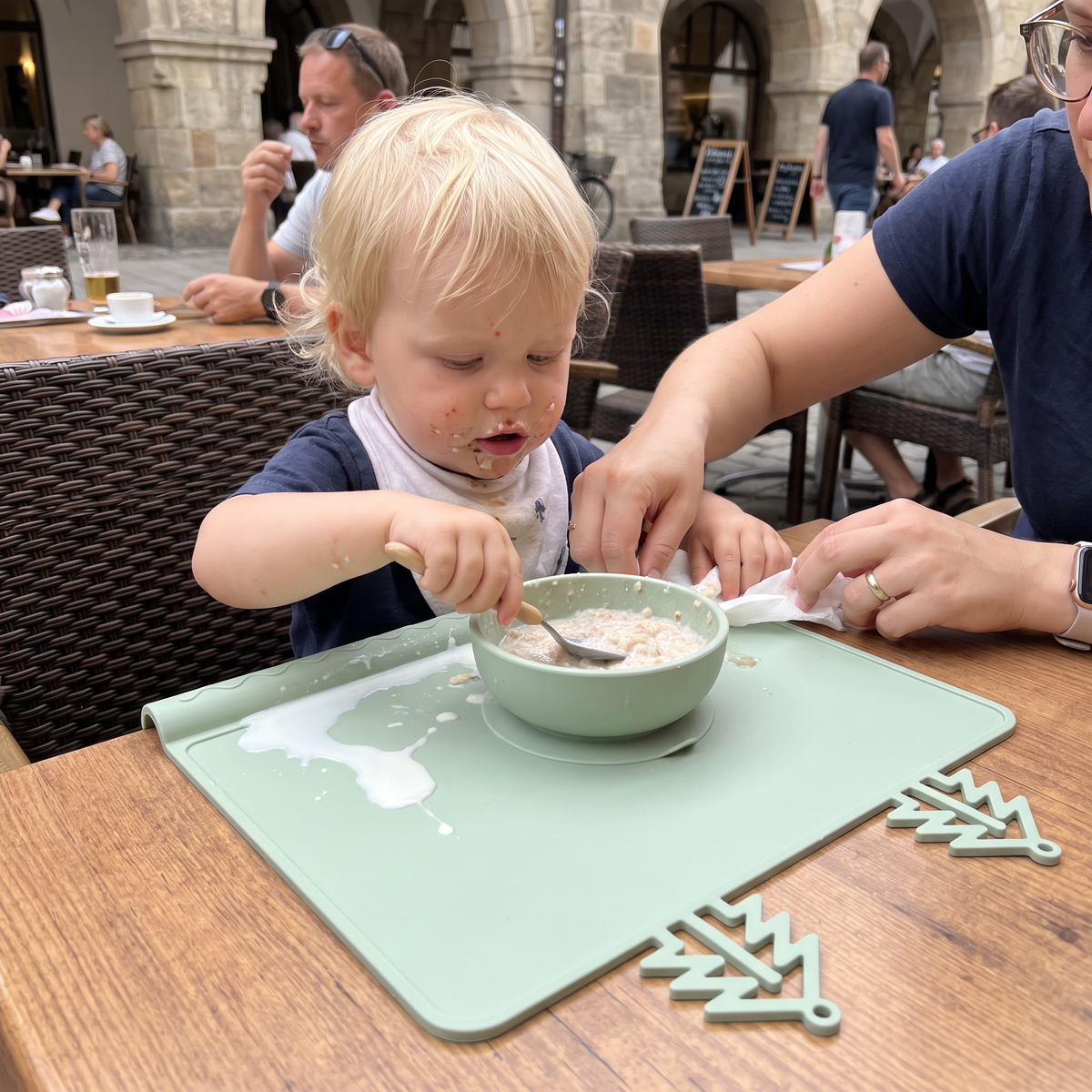 BabySafe praktische & hygienische Silikon-Babytischmatte mit erhöhtem Rand