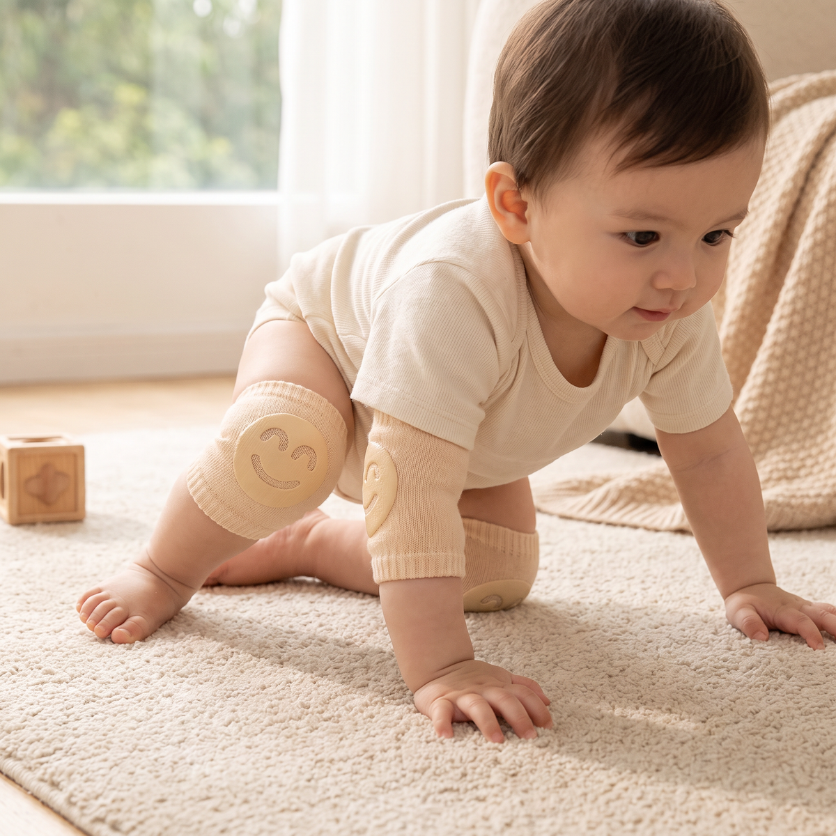 Baby-Krabbel-Knieschoner – Rutschfester Schutz mit Smiley-Design