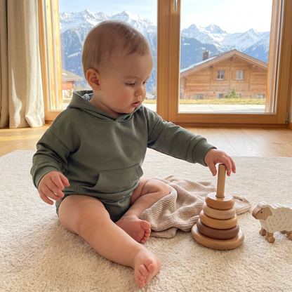 Baby-Strampler mit Kapuze – Weicher Langarm-Einteiler mit Fronttasche