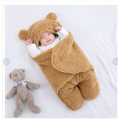 Baby Decke und Schlafanzug im Bärendesign